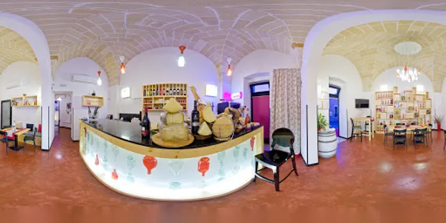 Five Roses Club 1943 Wine Bar