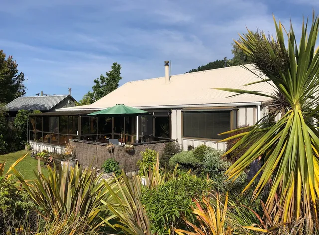 At The Tongariro Riverside B & B