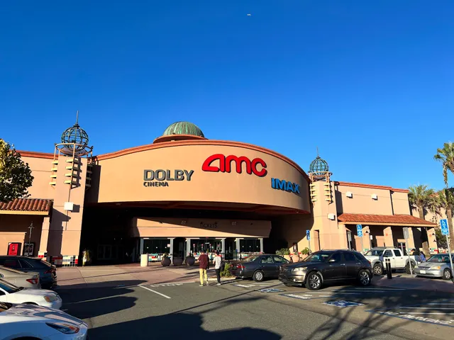 AMC Mercado 20