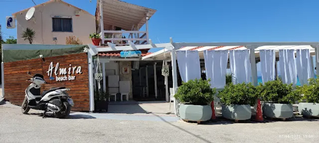 Almira kitchen and beach bar