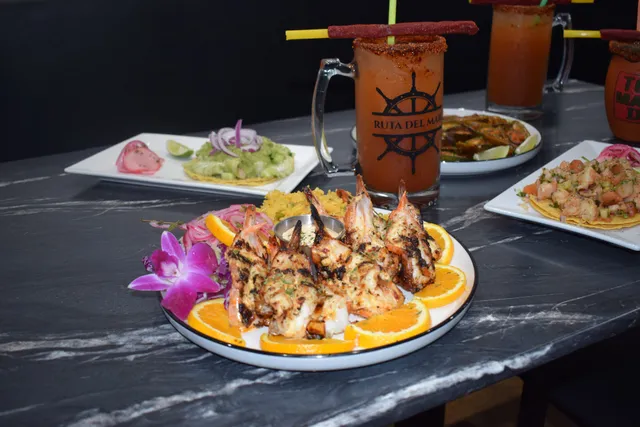 Ruta Del Mar Mariscos Bar & Grill
