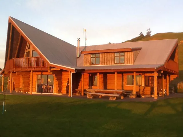 Tidal Waters Loglodge