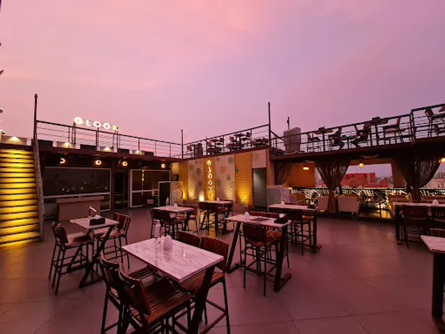 Glook The Sky Lounge