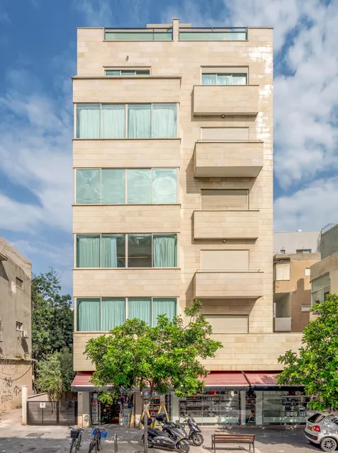 Mr. Montana - by TLV2GO