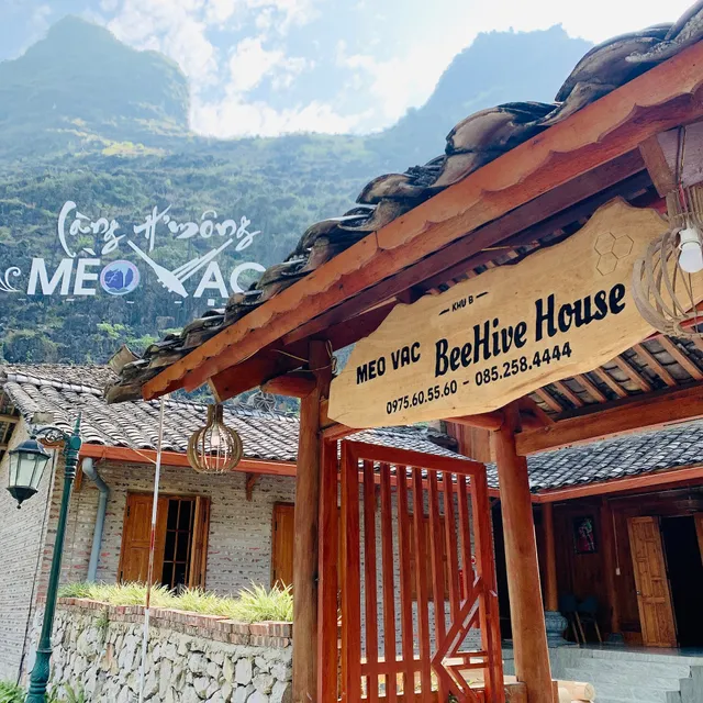 Mèo Vạc Beehive House