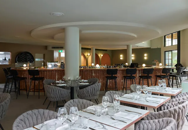 BLAQ Restaurant & Bar