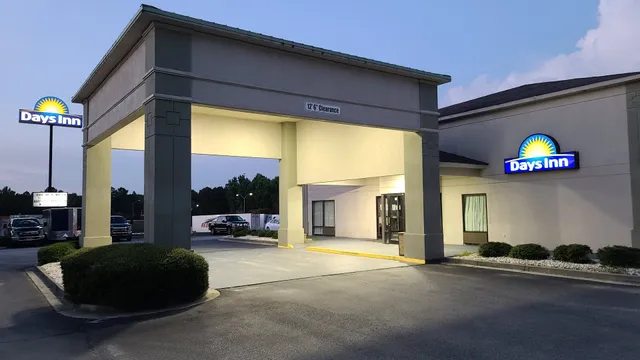 Days Inn by Wyndham Lugoff