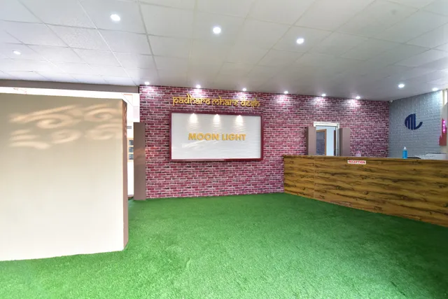 OYO Flagship Hotel Moon Light