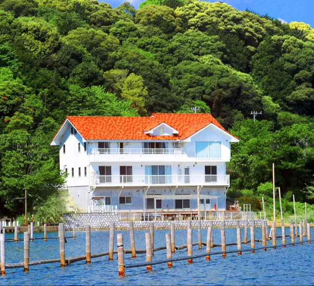 コンドミニアム 静かな湖畔