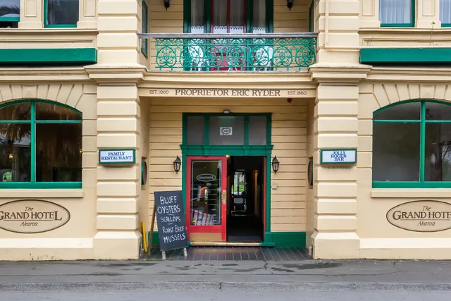 The Grand Hotel - Akaroa
