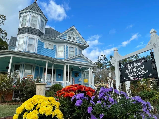 Lady Grace Bed Breakfast, Tea Room and Silver Spoon