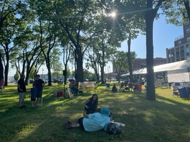 La Crosse Farmers Market Assn.