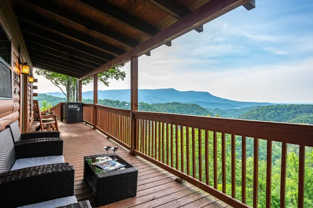 Paradise View by Smoky Retreats