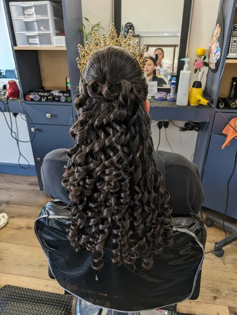 Yuliana's Elegance Hair Cut Salon