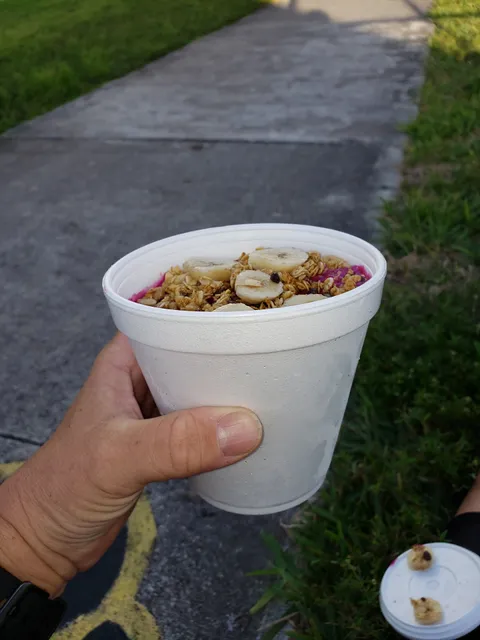 Mama Chea Cafe - Vegan Juice & Market