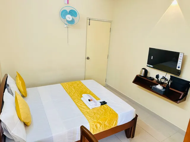 S G R ENTERPRISE HOTEL & LODGE