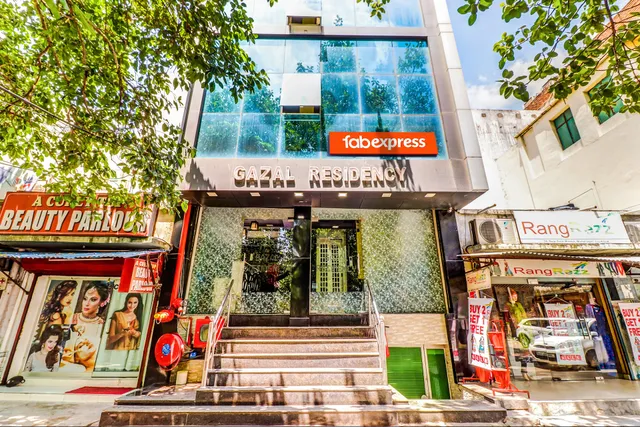 FabHotel Gazal Residency - Hotel in Mahanagar, Lucknow