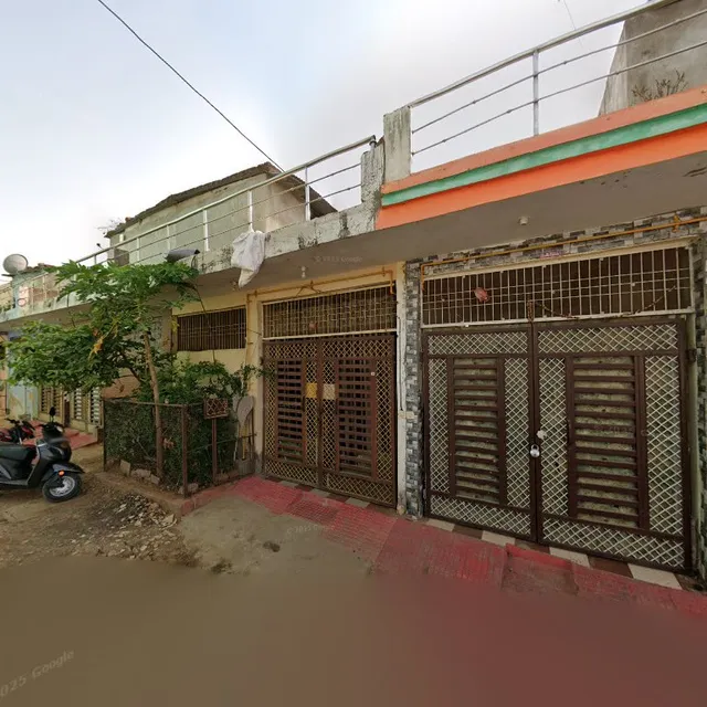 SPOT ON 66974 Hotel Shri Gurukripa