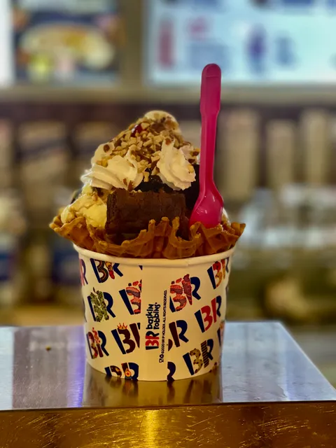 Baskin Robbins near Nautica, inside Dubai Mall