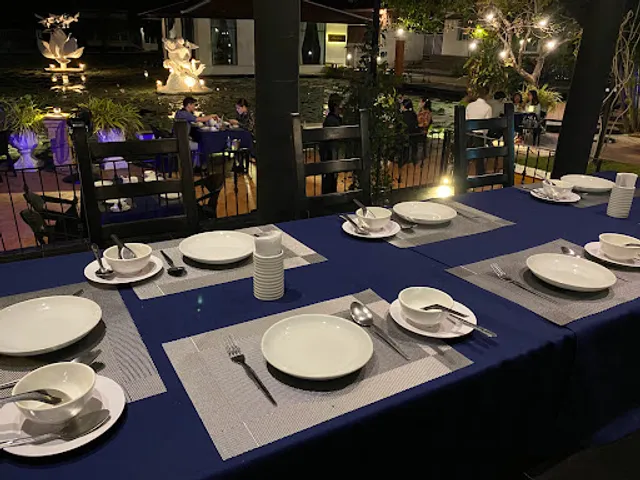 Bua Luang Restaurant