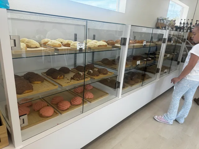 Pan Pan Bakery & Cafe