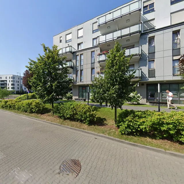 Adama Branickiego 18