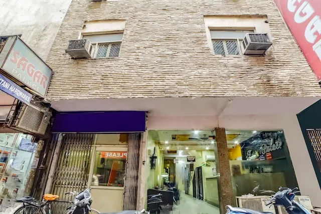 OYO 69077 Sagar Palace