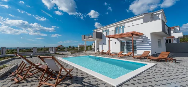 Villas Dalmatia 365