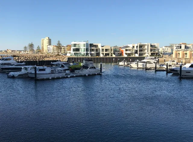 Oaks Glenelg Plaza Pier Suites