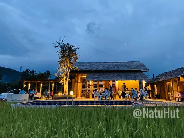 Natu Hut Farmstay & Cafe