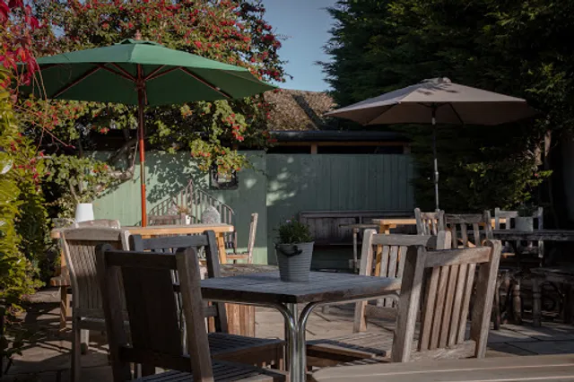 The Three Horseshoes