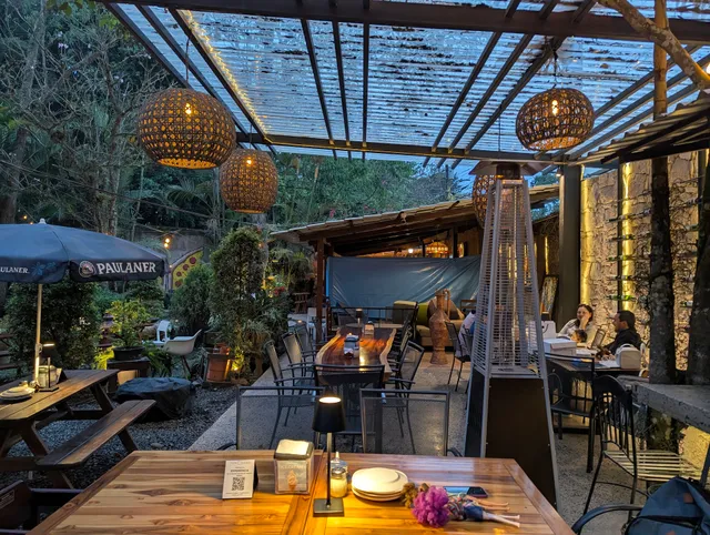 Pomodoro Pizza & Café