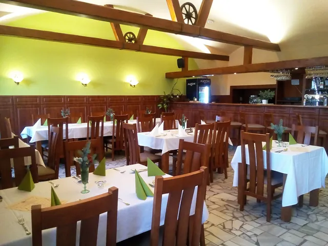 U Císařské cesty - Penzion, restaurace a minipivovar