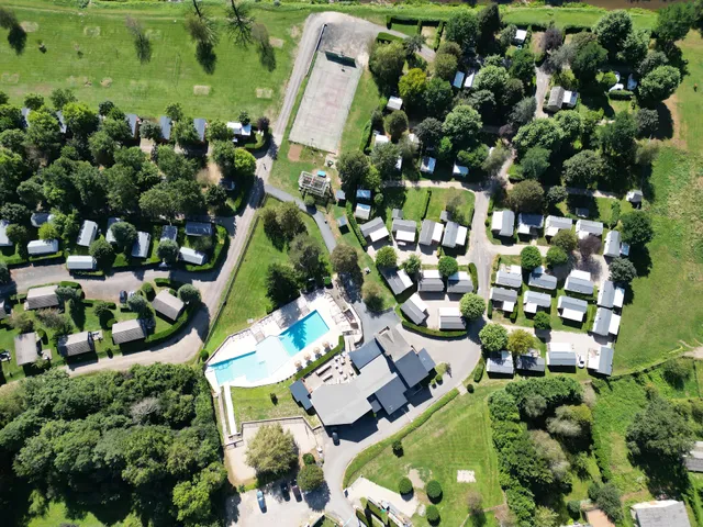 CAMPING MARMOTEL - bord de rivière