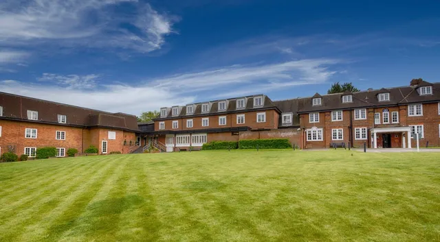 OYO Needham House Hotel