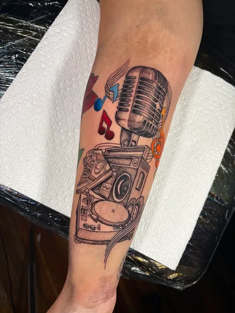 Rose & Dagger Art Studio (No Piercings)