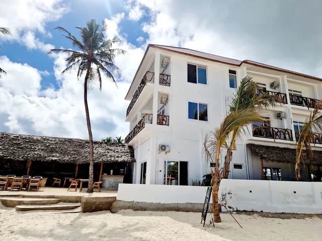 Dhow Beach Boutique Hotel