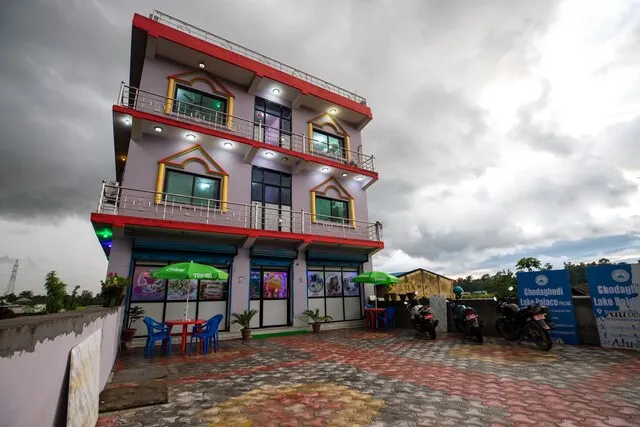 OYO 579 Ghodaghodi Lake Palace