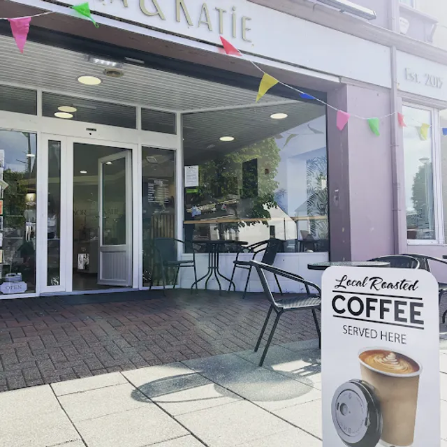 Nora and Katie Dungiven