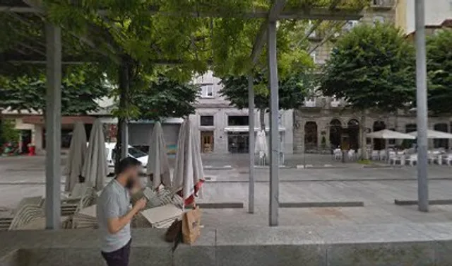 Rúa Montero Ríos, 16