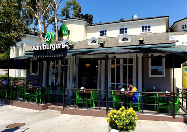 Wahlburgers