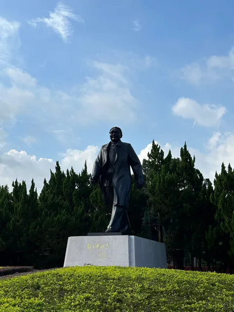 Dengxiaoping Comrade Statue
