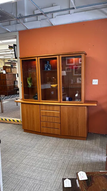 Ballard Consignment - Broadview (The Furniture Guy)