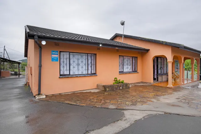 25 Jacaranda Backpackers