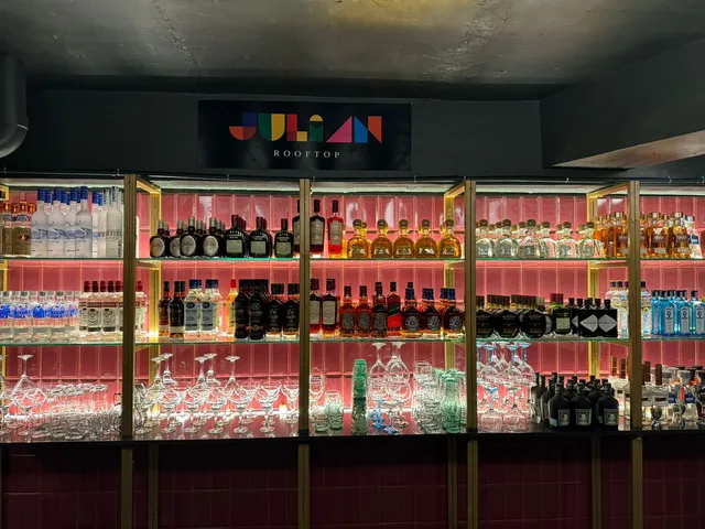 JULIAN ROOFTOP PANAMA