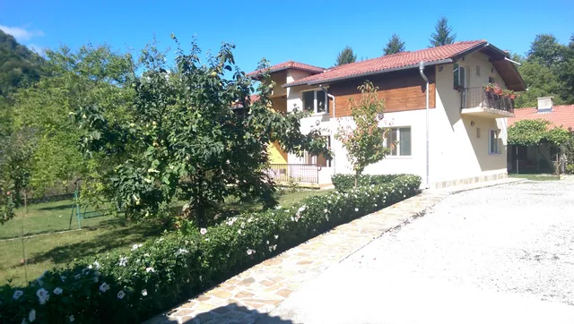 Вила Наневи