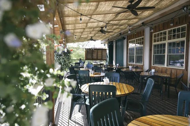 Spuds Waterfront Grill