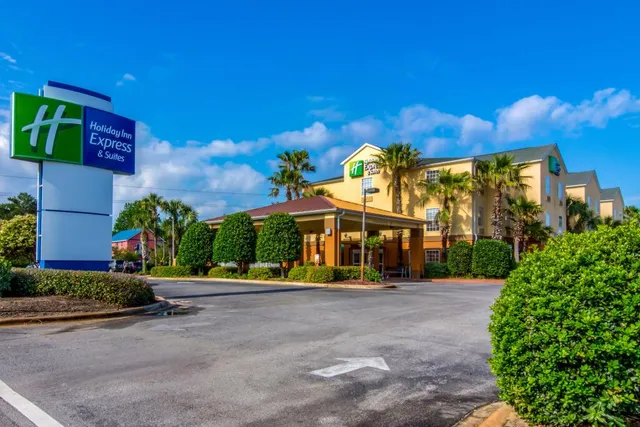 Holiday Inn Express & Suites Destin E - Commons Mall Area by IHG