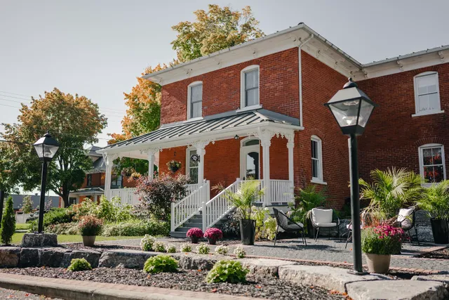 Auberge Glengarry Inn