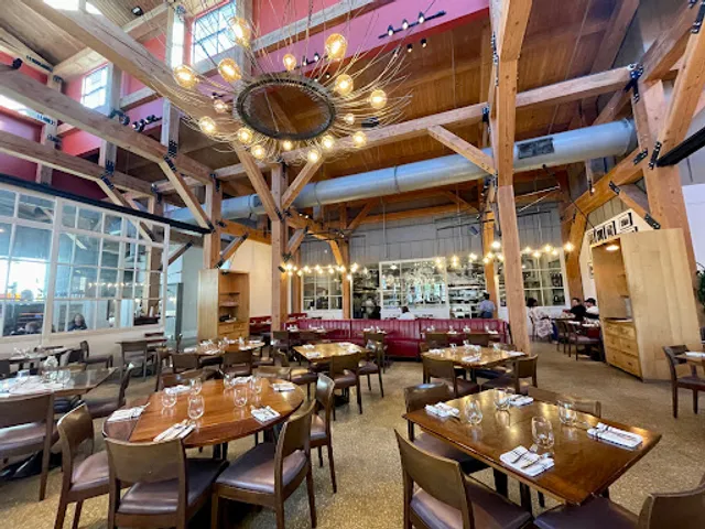 Wolfgang Puck Bar & Grill